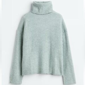 H&M Mint Sage Green Turtleneck Sweater (with DEFECT)